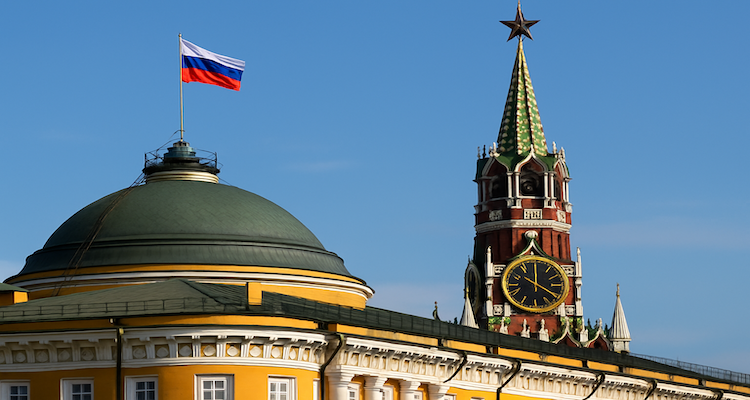 Russian flag over Kremlin dome
